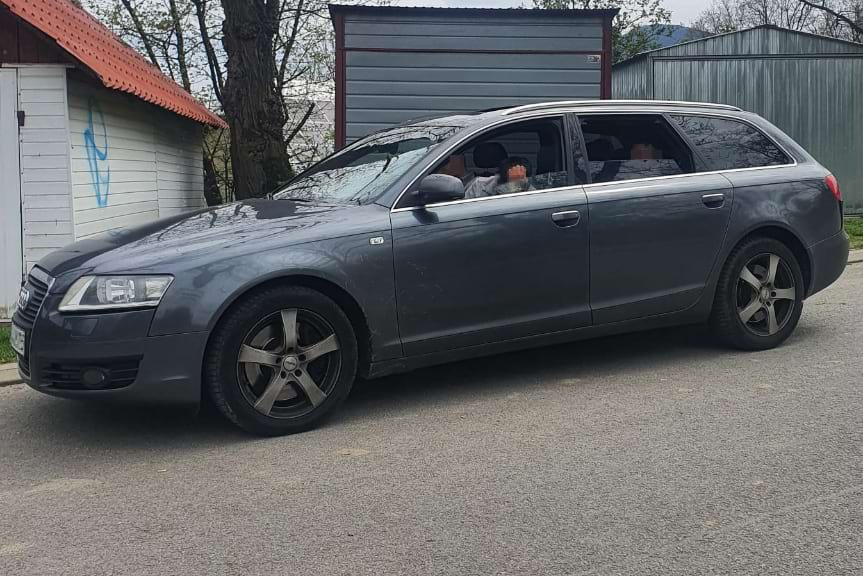 Zatrzymane do kontroli auto