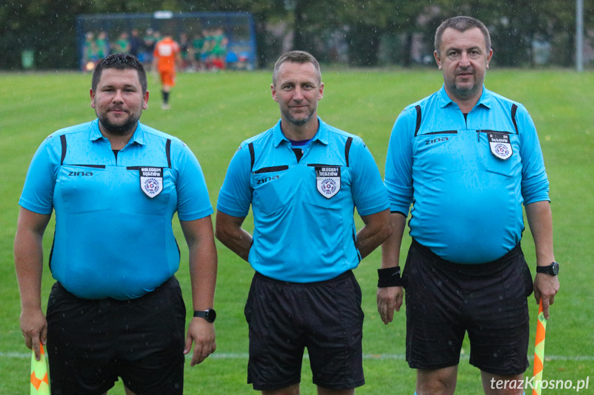 Sędziowali (od lewej): Maciej Wołek, Jakub Kozner, Leszek Śnieżek.