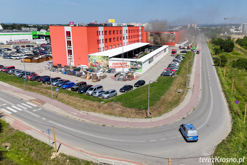 Pożar marketu budowlanego Merkury Market w Krośnie