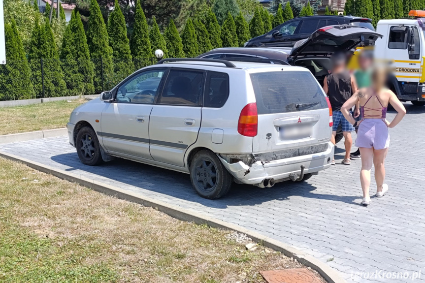 Uszkodzone mitsubishi po kolizjhi w Rogach