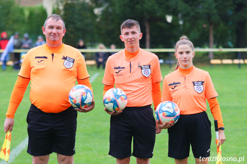 Sędziowali (od lewej): Bartosz Belczyk, Krzysztof Belczyk, Karolina Józefczyk