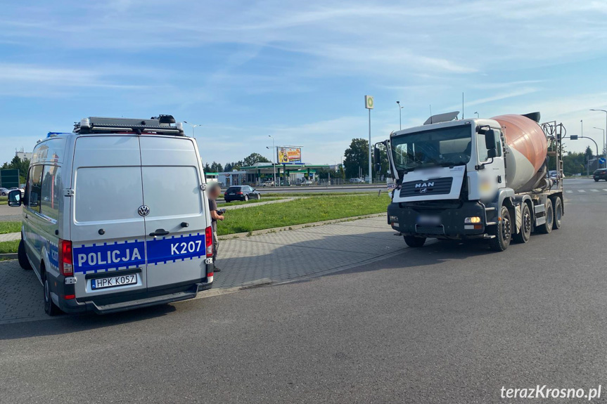 samochód ciężarowy uczestniczący w kolizji