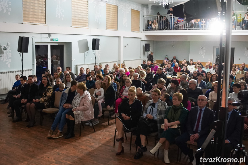 Spektakl w Targowiskach Ziemia, która nie chciała się obracać