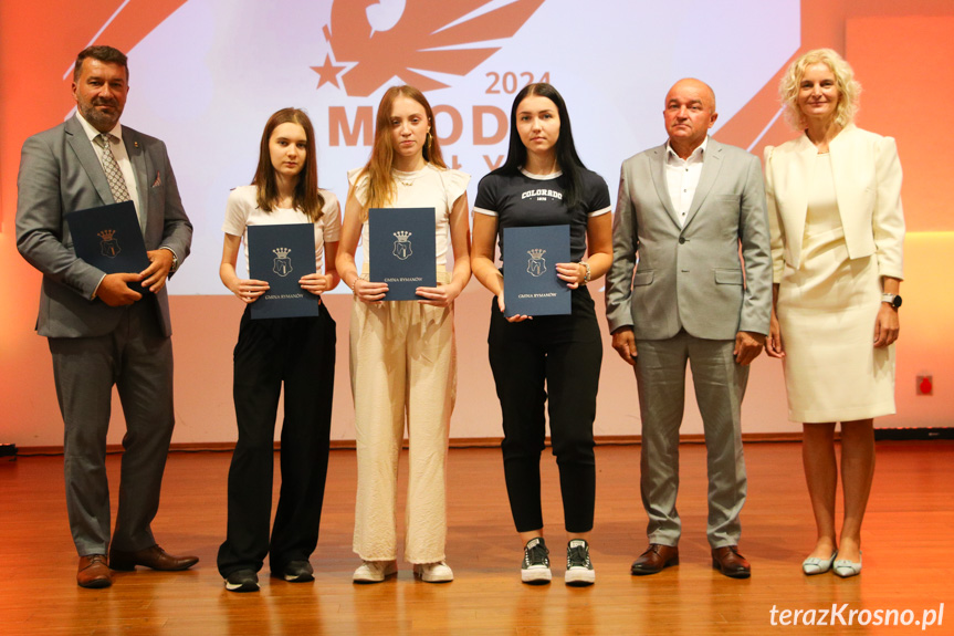 Młode Orły w gminie Rymanów. Burmistrz nagrodził uczniów [ZDJĘCIA]