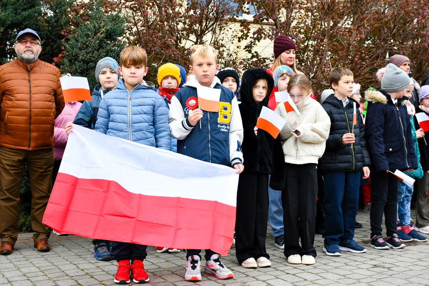 Apel dla Biało-Czerwonej przy LO w Rymanowie i SP w Rymanowie