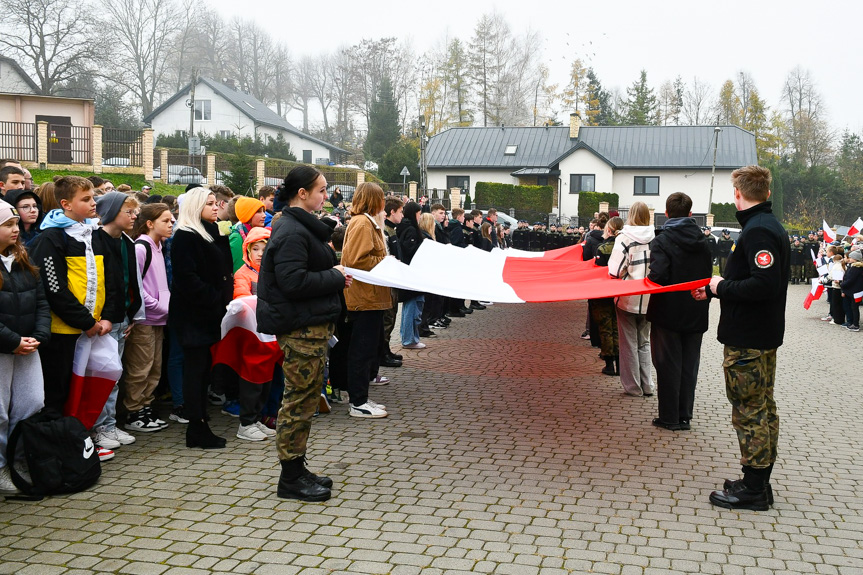 Apel dla Biało-Czerwonej przy LO w Rymanowie i SP w Rymanowie