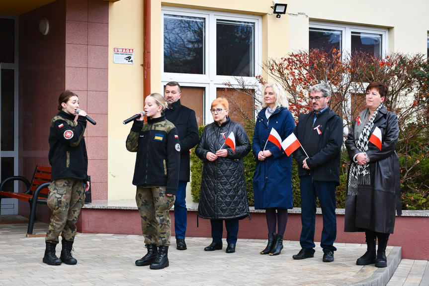 Apel dla Biało-Czerwonej przy LO w Rymanowie i SP w Rymanowie