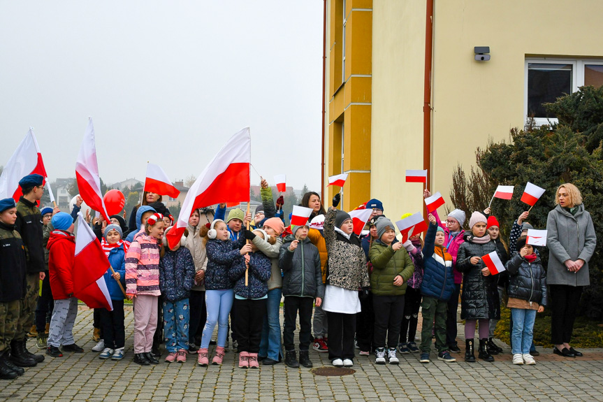 Apel dla Biało-Czerwonej przy LO w Rymanowie i SP w Rymanowie