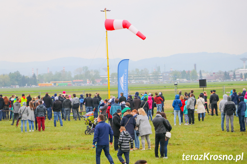 Balony nad Krosnem 2019 - Pokaz Baltic Bees Jet Team