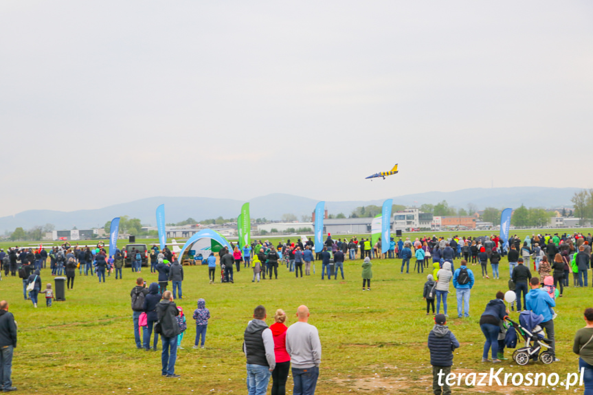 Balony nad Krosnem 2019 - Pokaz Baltic Bees Jet Team