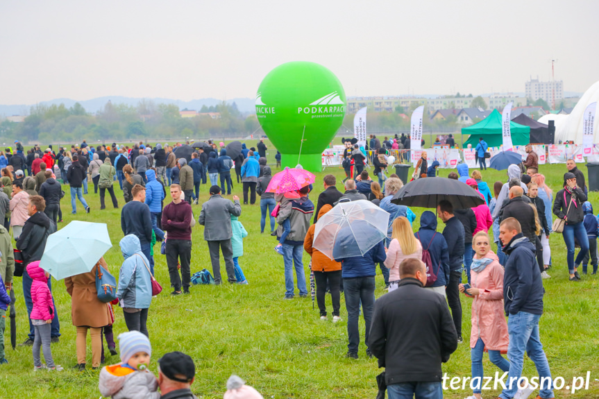 Balony nad Krosnem 2019 - Pokaz Baltic Bees Jet Team