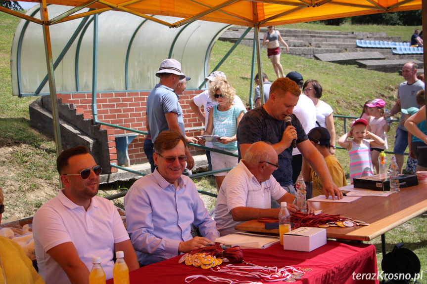 Biegi i piknik z książką w Krościenku Wyżnym