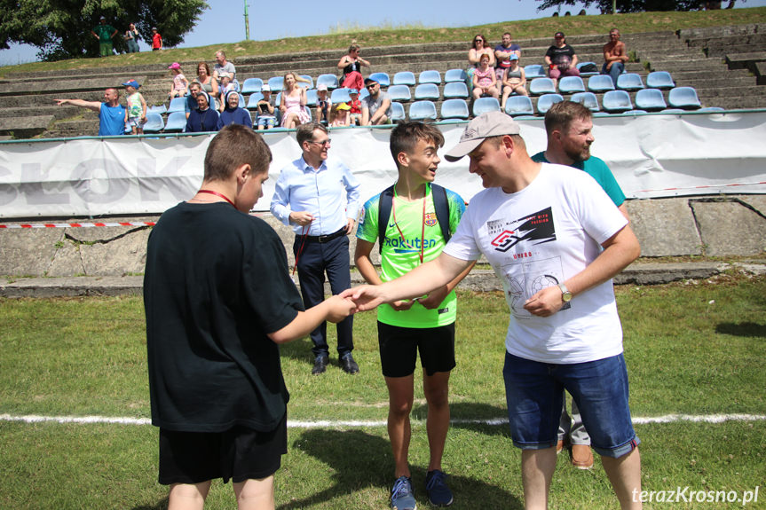 Biegi i piknik z książką w Krościenku Wyżnym