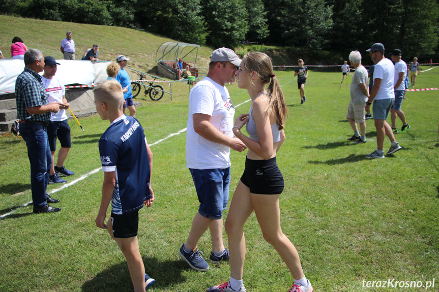 Biegi i piknik z książką w Krościenku Wyżnym