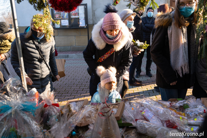 Charytatywny Kiermasz Bożonarodzeniowy w Zręcinie