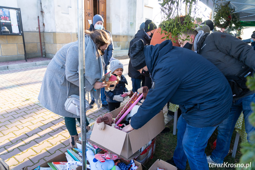 Charytatywny Kiermasz Bożonarodzeniowy w Zręcinie