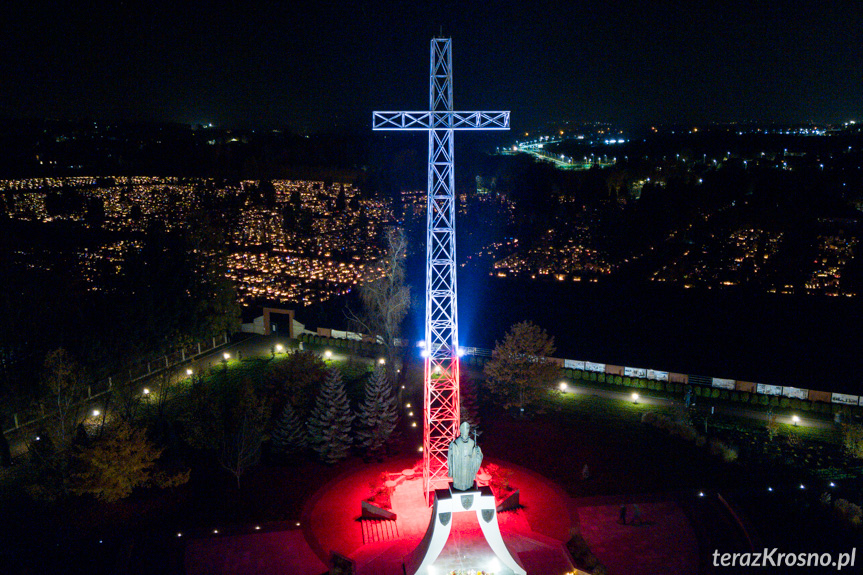 Cmentarz w Krośnie nocą