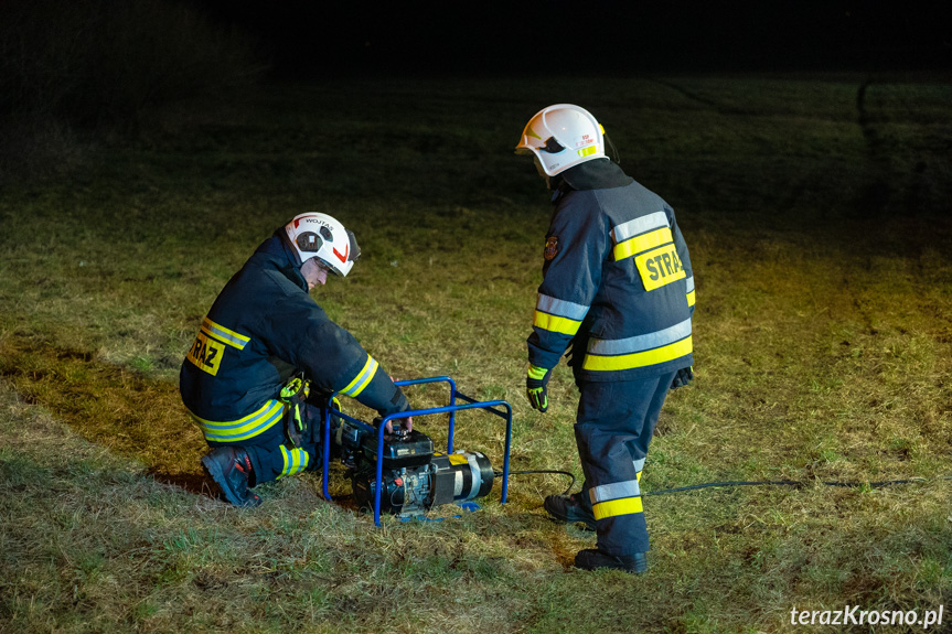 Ćwiczenia strażaków w Jedliczu