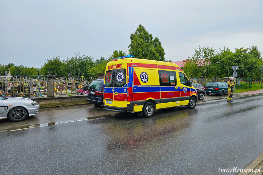 Czołowe zderzenie dwóch samochodów w Korczynie