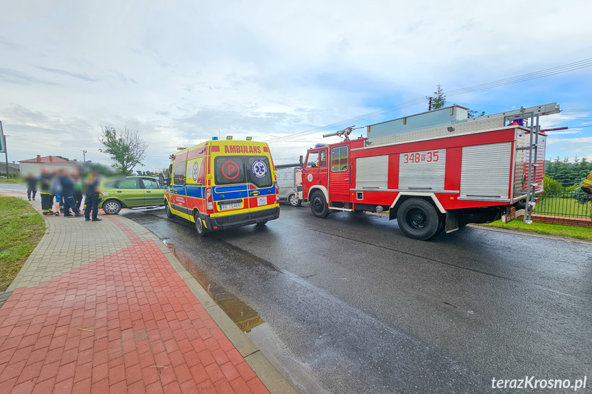 Czołowe zderzenie samochodów we Wróbliku Szlecheckim