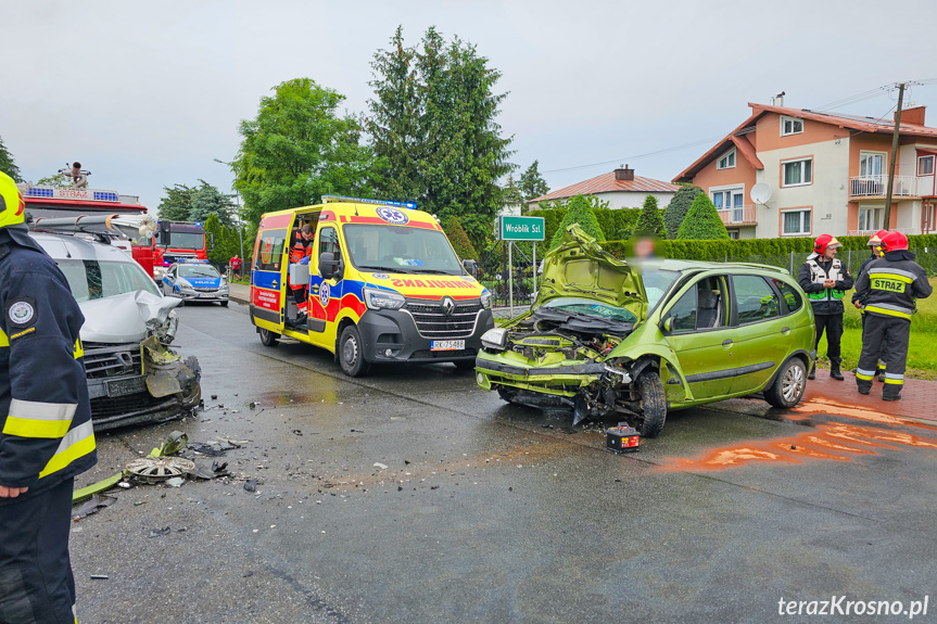 Czołowe zderzenie samochodów we Wróbliku Szlecheckim