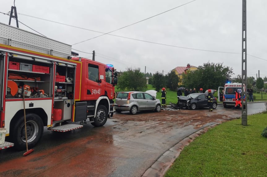 Czołowe zderzenie w Jedliczu