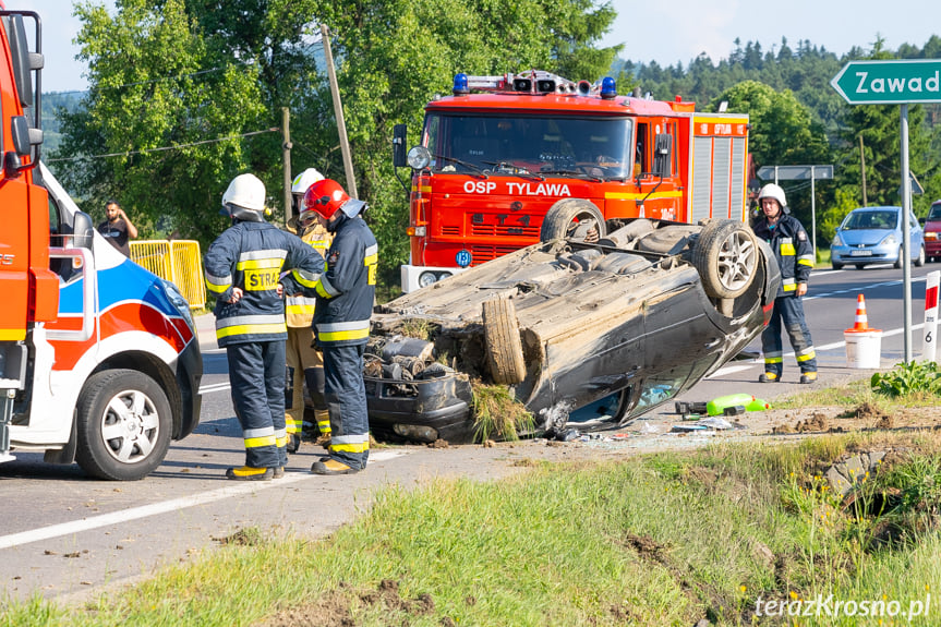 Dachowanie osobówki w Trzcianie na DK19