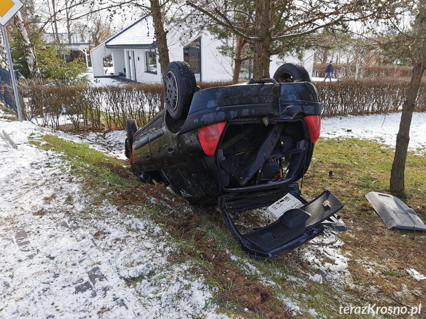 Dachowanie samochodu w Zręcinie