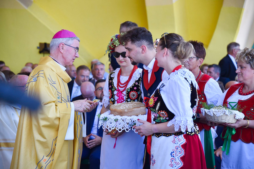 Diecezjalne i podkarpackie dożynki w Rzeszowie