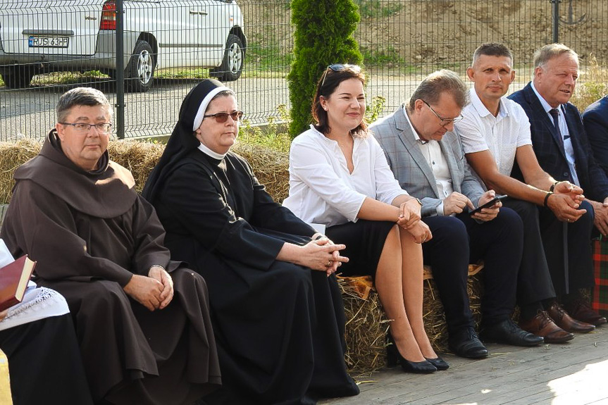 Dożynki wiejskie w Iskrzyni