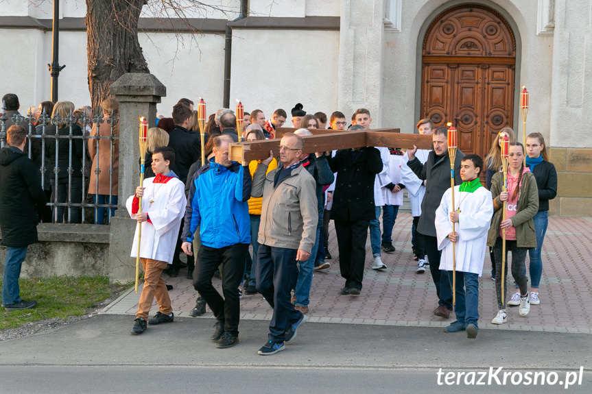 Droga krzyżowa w Zręcinie