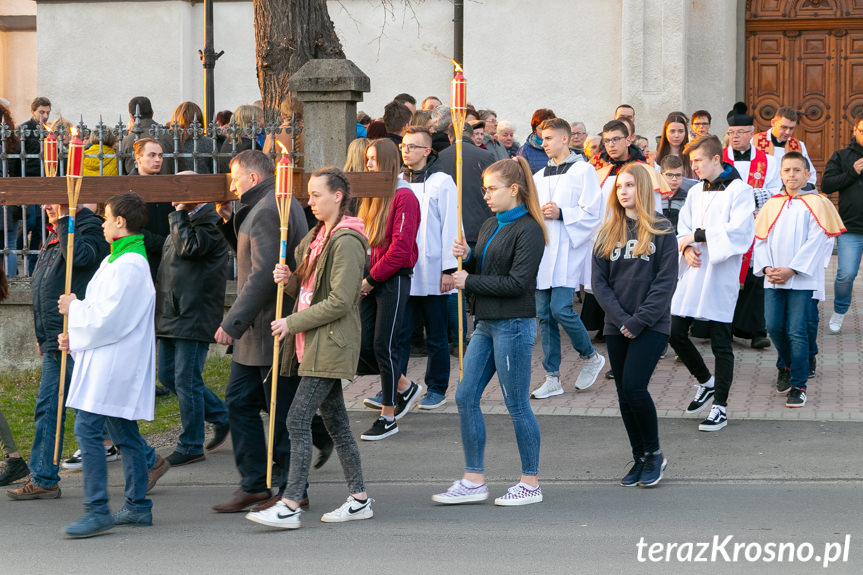 Droga krzyżowa w Zręcinie