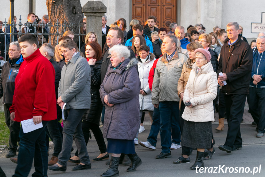 Droga krzyżowa w Zręcinie