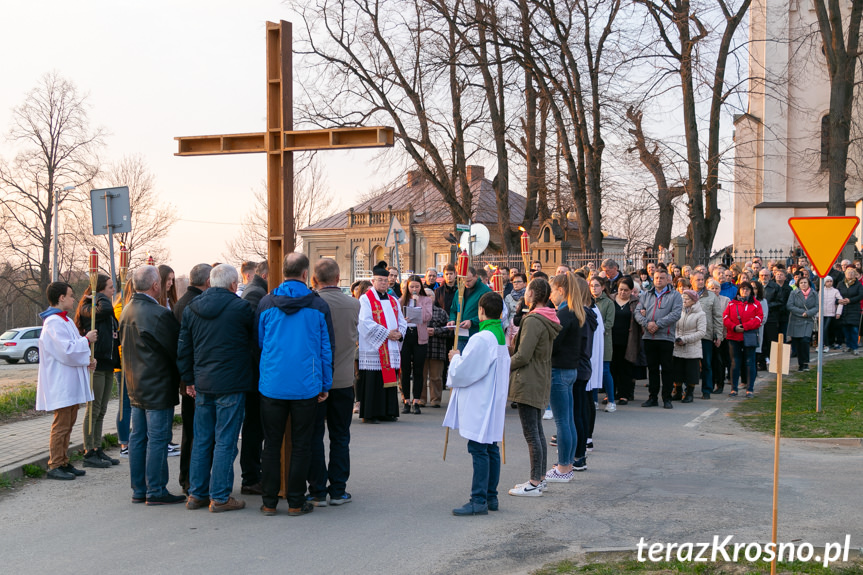 Droga krzyżowa w Zręcinie