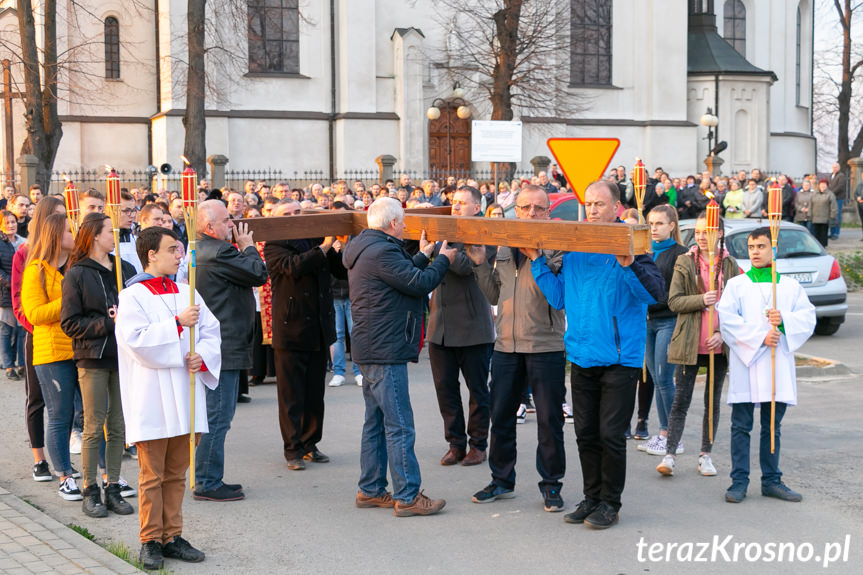 Droga krzyżowa w Zręcinie