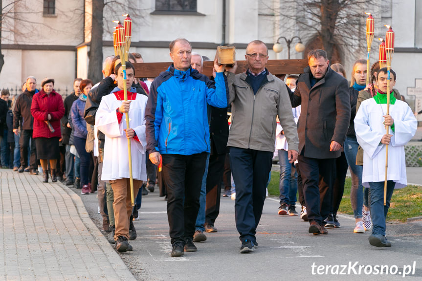 Droga krzyżowa w Zręcinie