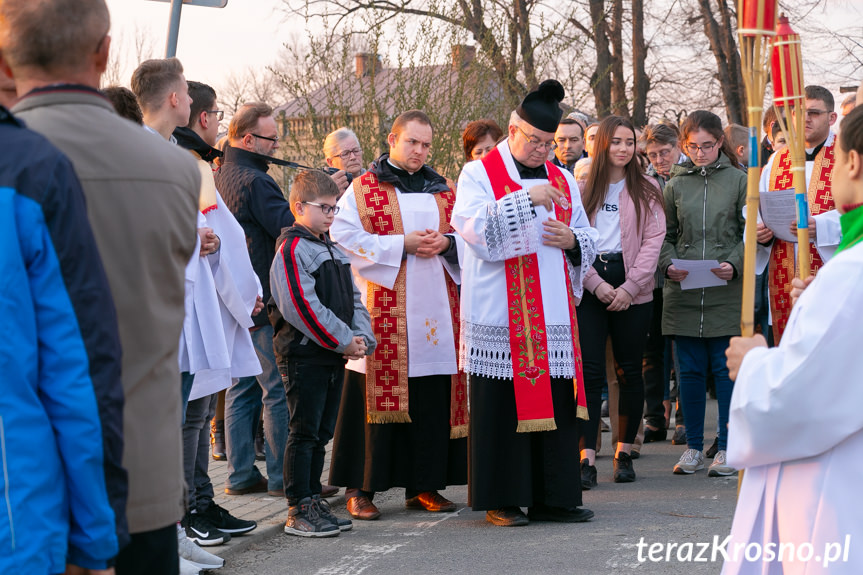 Droga krzyżowa w Zręcinie