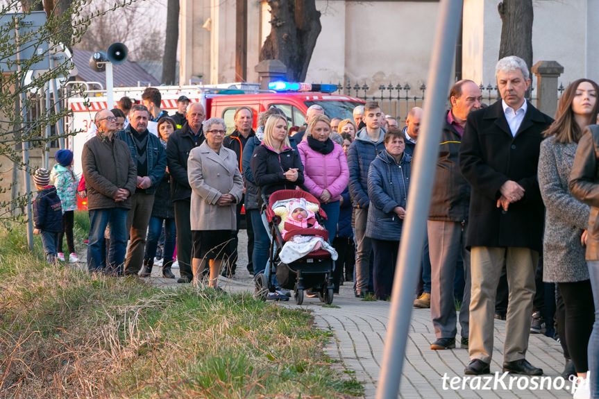 Droga krzyżowa w Zręcinie