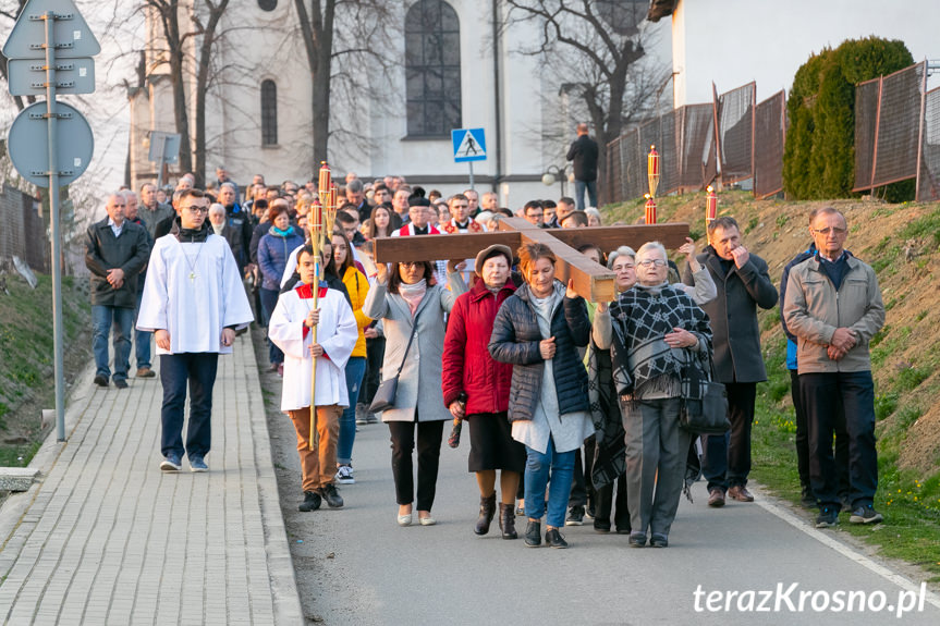 Droga krzyżowa w Zręcinie