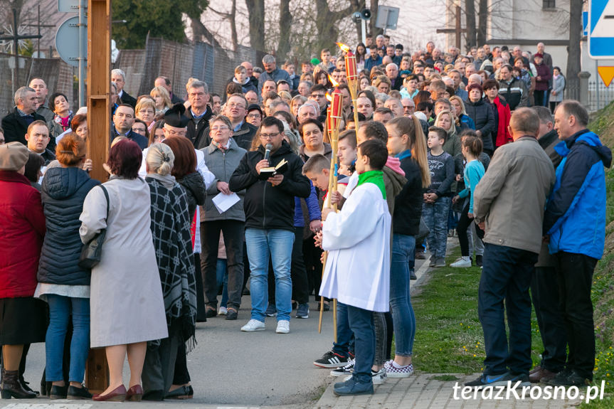 Droga krzyżowa w Zręcinie