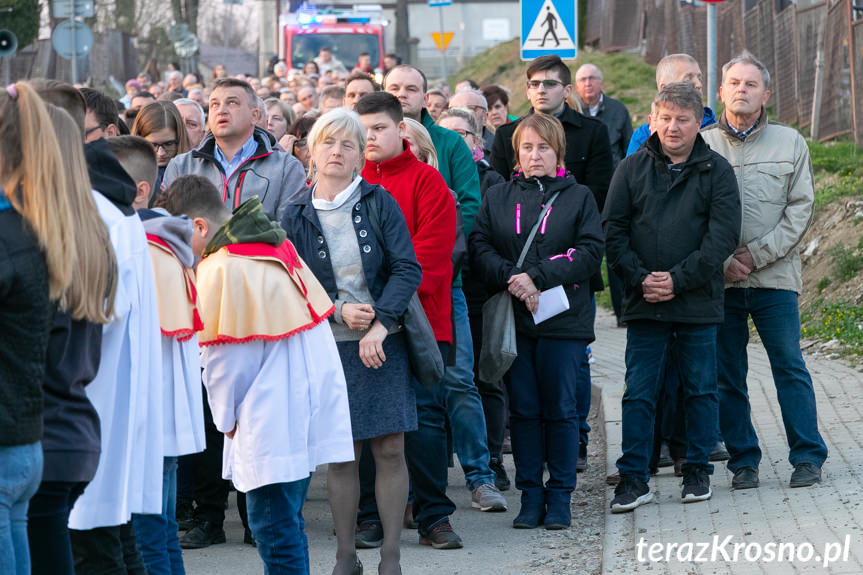 Droga krzyżowa w Zręcinie