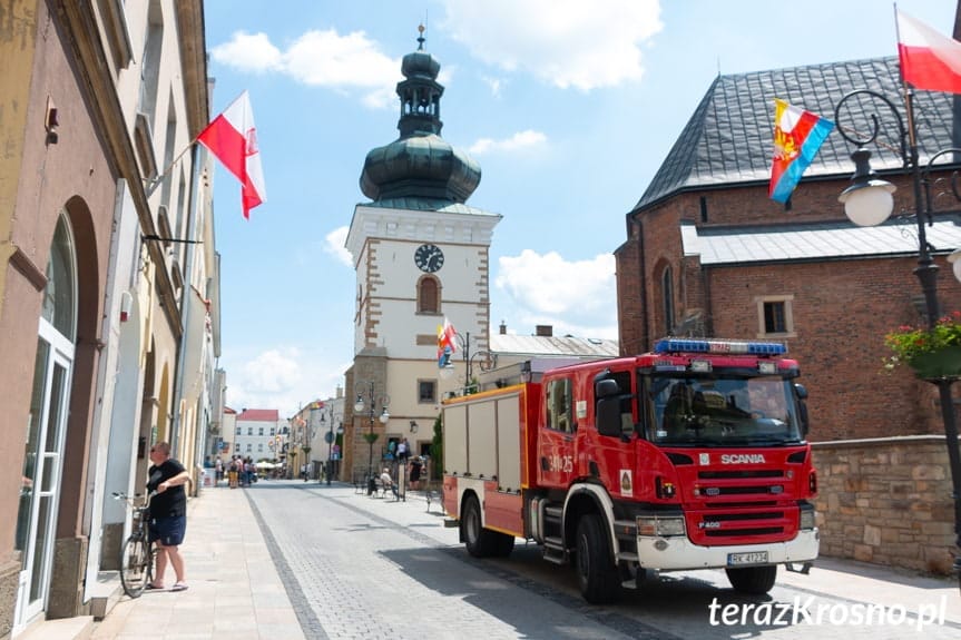 Ewakuacja poszkodowanego z wieży farnej