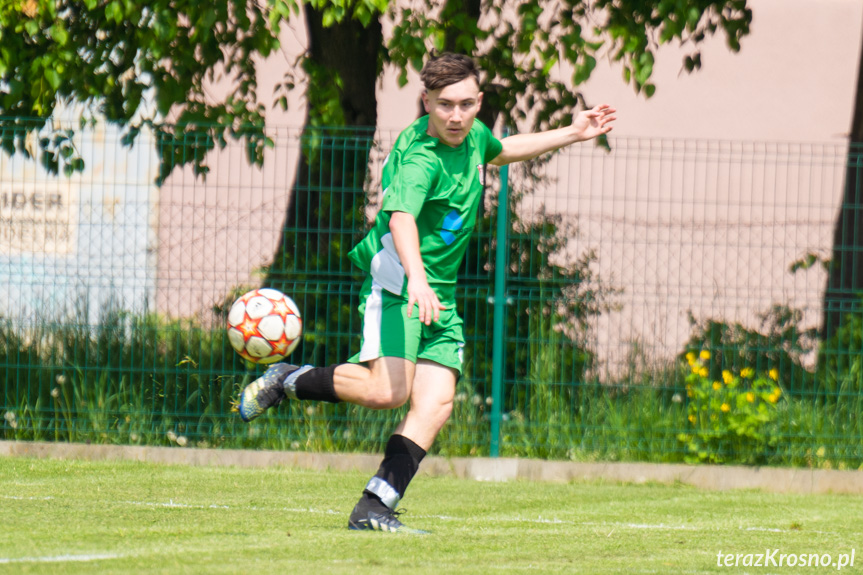 Guzikówka Krosno - LKS Victoria Kobylany 2:3