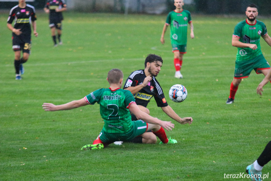 Guzikówka Krosno - OKS Sobniów Jasło 3:4