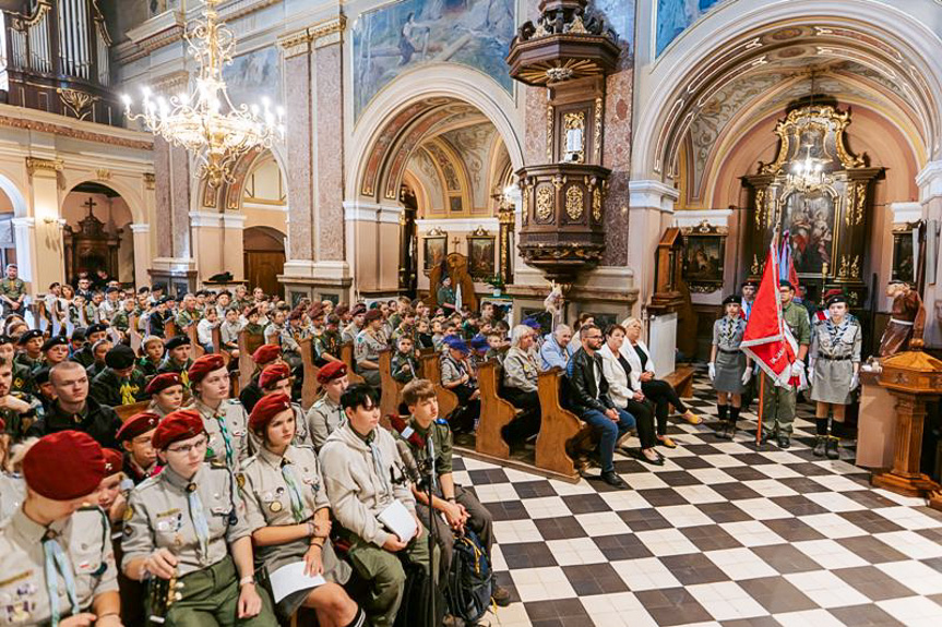 Inauguracja nowego roku harcerskiego w Dukli