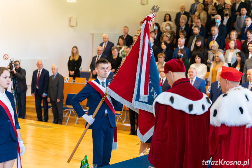 Inauguracja roku akademickiego 2021/2022 w Karpackiej Państwowej Uczelni w Krośnie