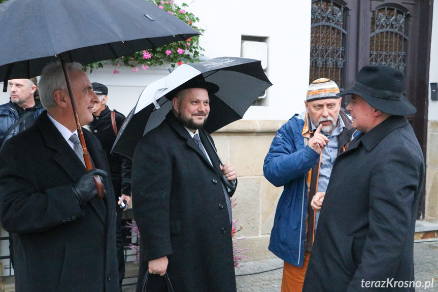 Inscenizacja uroczystości odsłonięcia pomnika Ignacego Łukasiewicza