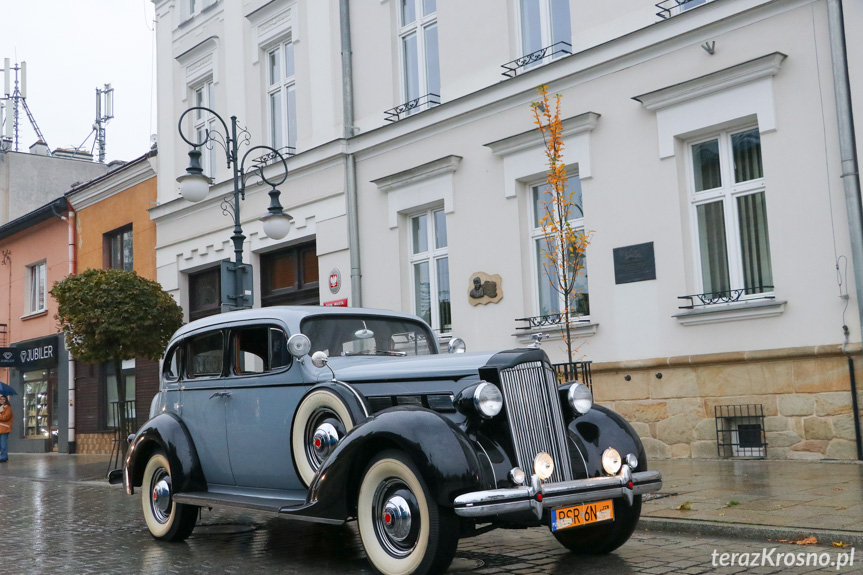 Inscenizacja uroczystości odsłonięcia pomnika Ignacego Łukasiewicza