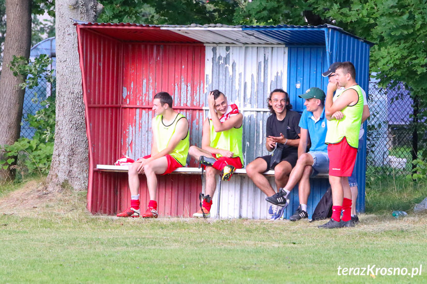 Jasiołka Świerzowa Polska - LKS Łęki Strzyżowskie 3:0