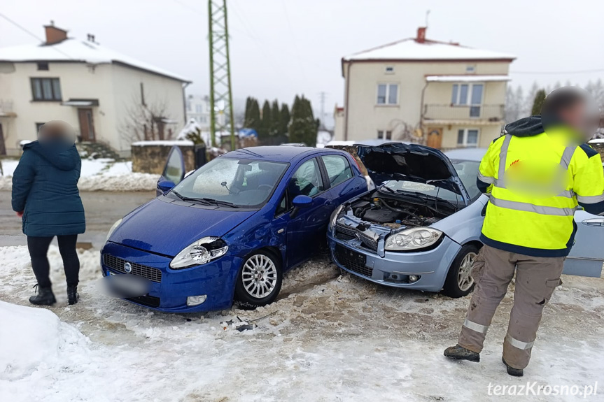 Jedlicze. Zderzenie dwóch samochodów